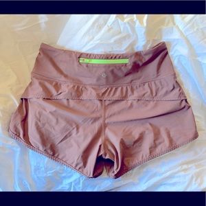 Lululemon speed up, mid/high rise shorts